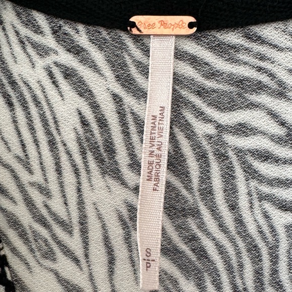 NWT FREE PEOPLE TANK. ZEBRA PRINT BUTTONED & COLLARED TOP. RACERBACK. ROUCHED - Picture 7 of 16